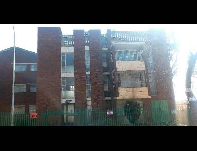 1 BEDROOM APARTMENT FOR SALE IN REGENTS PARK